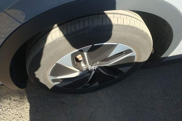 Used Volkswagen ID.4 CROZZ 2022 Pure Edition Limited Edition Left Front Wheel Hub