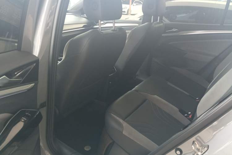 Used Volkswagen ID.4 CROZZ 2022 Long-Range Lite PRO Edition Left Rear Seat
