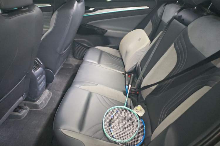 Used Volkswagen ID.4 CROZZ 2022 Long-Range Lite PRO Edition Left Rear Seat