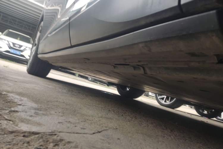 Used Volkswagen ID.4 CROZZ 2022 Long-Range Lite PRO Edition Left Side Sill
