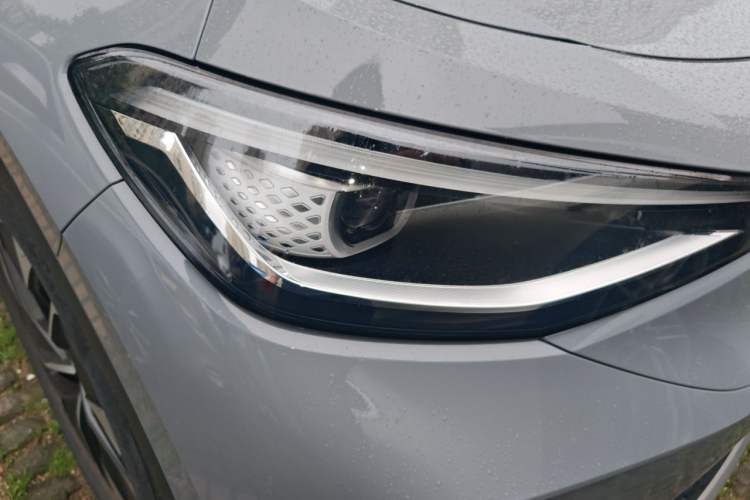 Used Volkswagen ID.4 CROZZ 2022 Standard Range PURE Edition Right Front Headlight