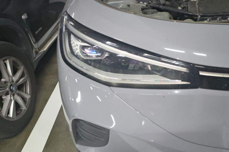 Used Volkswagen ID.4 CROZZ 2022 Long-Range Lite PRO Edition Right Front Headlight