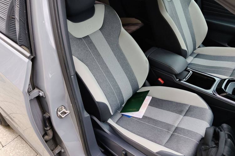 Used Volkswagen ID.4 CROZZ 2022 Standard Range PURE Edition Right Front Seat