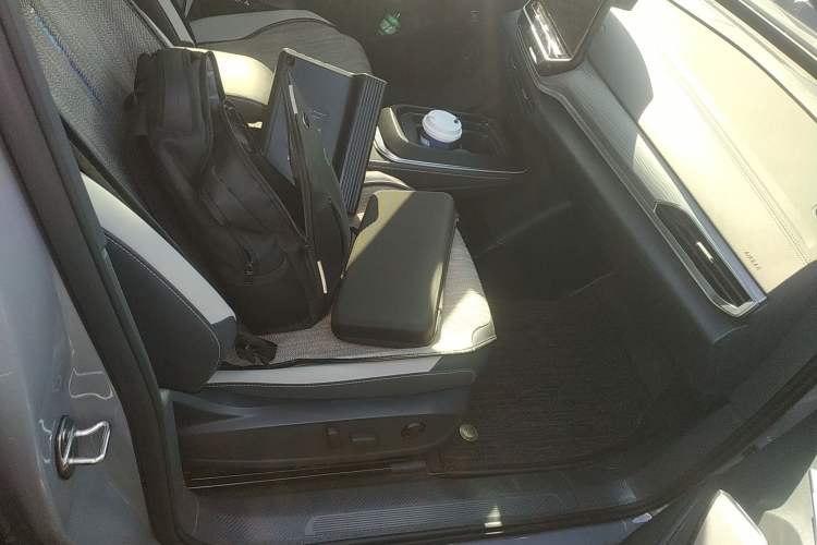 Used Volkswagen ID.4 CROZZ 2022 Pure Edition Limited Edition Right Front Seat