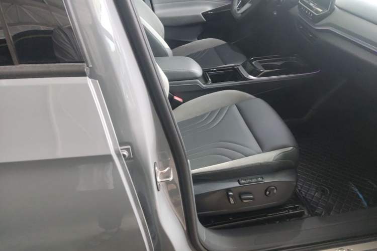 Used Volkswagen ID.4 CROZZ 2022 Long-Range Lite PRO Edition Right Front Seat