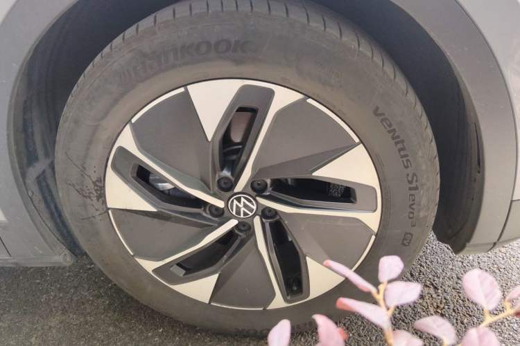 Used Volkswagen ID.4 CROZZ 2022 Pure Edition Limited Edition Right Front Wheel Hub