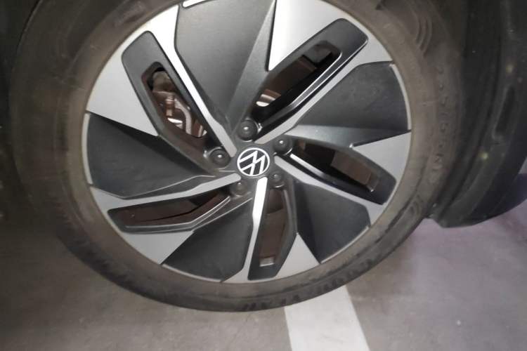 Used Volkswagen ID.4 CROZZ 2022 Pure Edition Limited Edition Right Front Wheel Hub