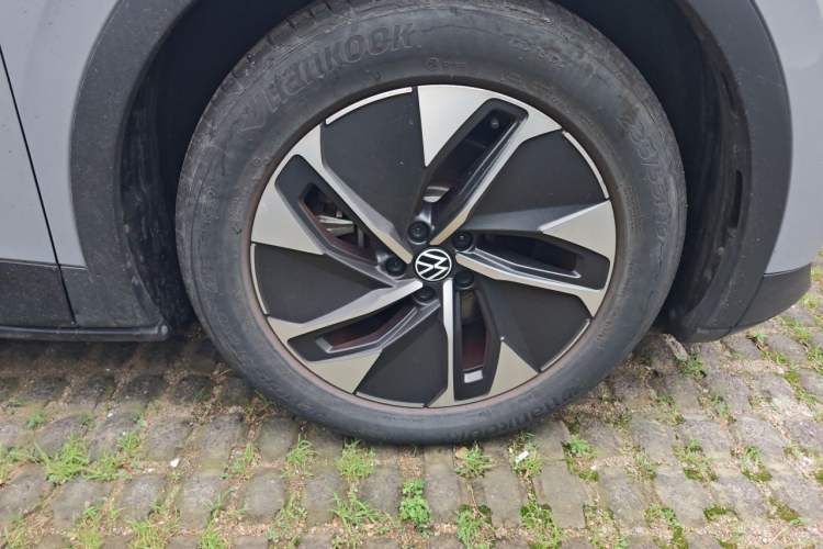 Used Volkswagen ID.4 CROZZ 2022 Standard Range PURE Edition Right Front Wheel Hub