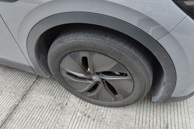Used Volkswagen ID.4 CROZZ 2022 Pure Edition Limited Edition Right Front Wheel Hub