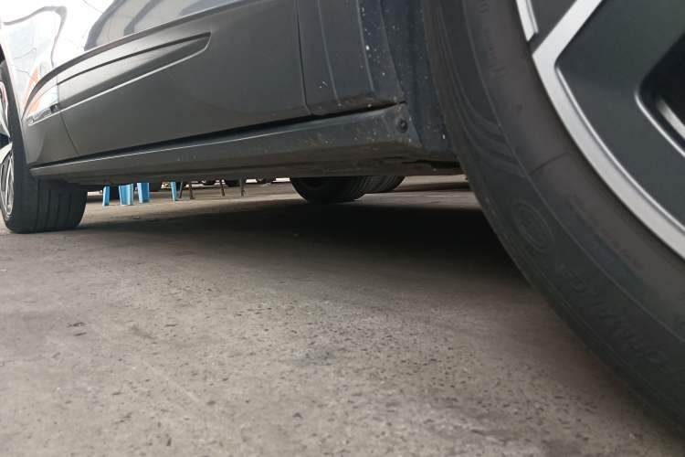 Used Volkswagen ID.4 CROZZ 2022 Long-Range Lite PRO Edition Right Side Sill