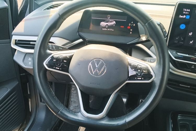 Used Volkswagen ID.4 CROZZ 2022 High-Performance PRIME Edition Steering Wheel
