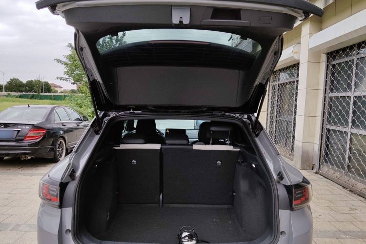 Used Volkswagen ID.4 CROZZ 2022 Standard Range PURE Edition Trunk