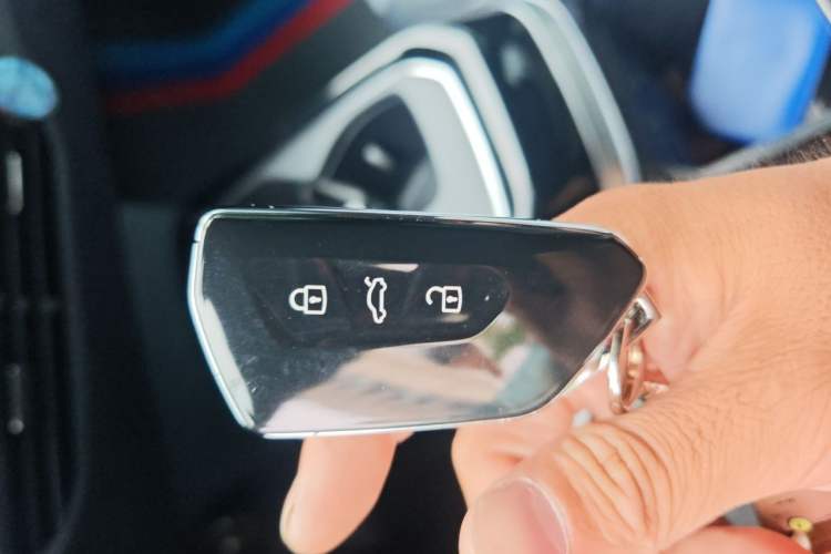 Used Volkswagen ID.4 CROZZ 2022 Standard Range PURE Edition Vehicle Key