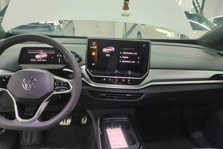 Used Volkswagen ID.4 CROZZ 2022 Long-Range PURE+ Edition Audio And AC Panel