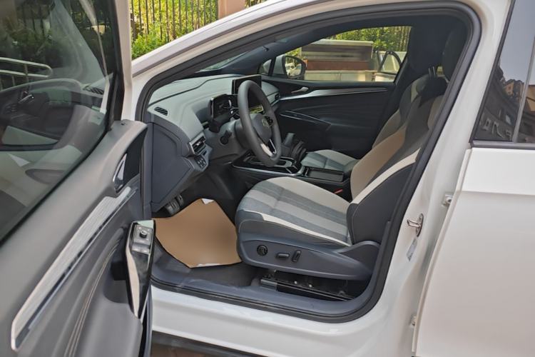 Used Volkswagen ID.4 CROZZ 2022 Standard Range PURE Edition Driver Seat