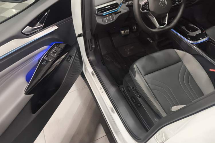 Used Volkswagen ID.4 CROZZ 2022 Long-Range Lite PRO Edition Driver Seat