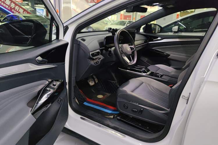 Used Volkswagen ID.4 CROZZ 2022 Long-Range Lite PRO Edition Driver Seat