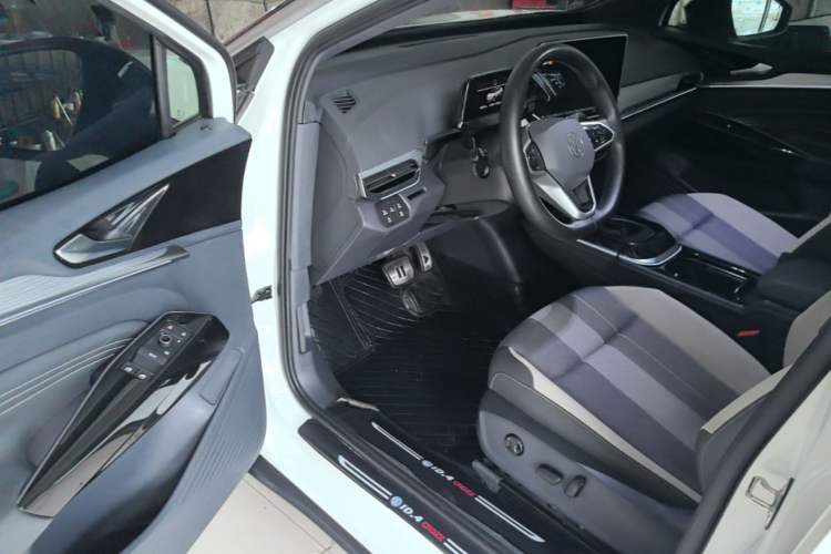 Used Volkswagen ID.4 CROZZ 2022 Standard Range PURE Edition Driver Seat