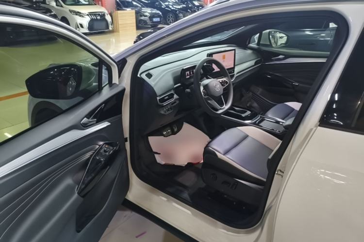 Used Volkswagen ID.4 CROZZ 2022 Standard Range PURE Edition Driver Seat