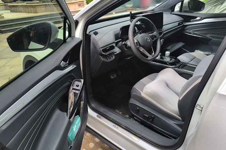 Used Volkswagen ID.4 CROZZ 2022 Long-Range PURE+ Edition Driver Seat