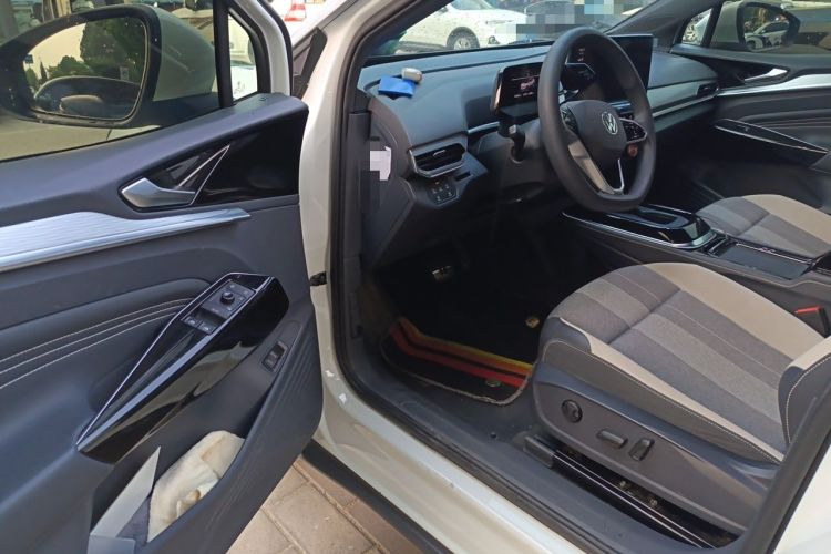 Used Volkswagen ID.4 CROZZ 2022 Long-Range PURE+ Edition Driver Seat