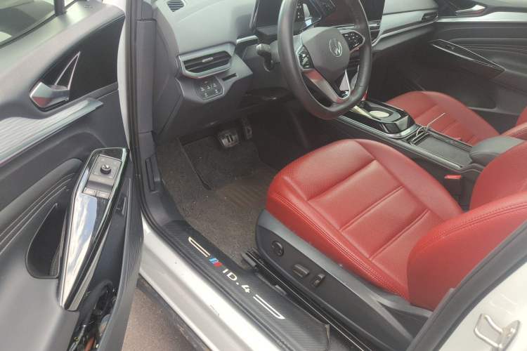 Used Volkswagen ID.4 CROZZ 2022 Long-Range PURE+ Edition Driver Seat