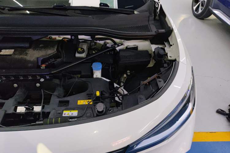 Used Volkswagen ID.4 CROZZ 2022 Long-Range Lite PRO Edition Engine Bay Left