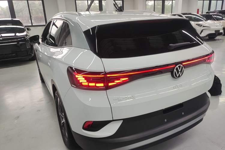 Used Volkswagen ID.4 CROZZ 2022 Long-Range PURE+ Edition Exterior 2