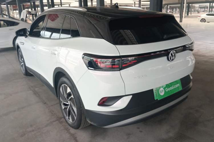 Used Volkswagen ID.4 CROZZ 2022 Standard Range PURE Edition Exterior 2