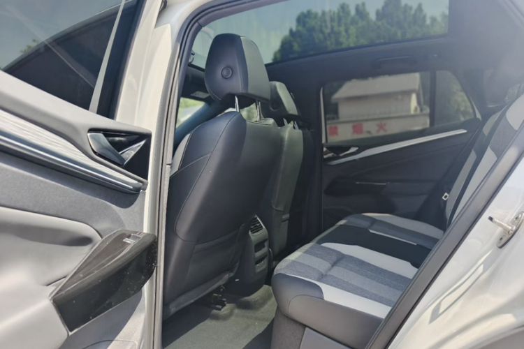 Used Volkswagen ID.4 CROZZ 2022 Standard Range PURE Edition Exterior 5