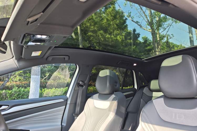 Used Volkswagen ID.4 CROZZ 2022 Long-Range PRO Edition Interior 10