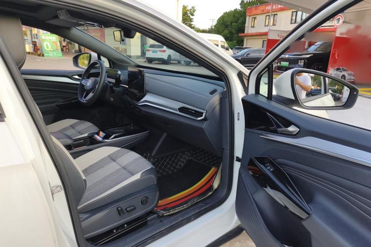 Used Volkswagen ID.4 CROZZ 2022 Long-Range PURE+ Edition Interior 14