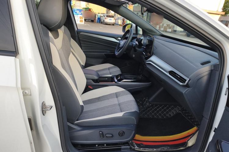 Used Volkswagen ID.4 CROZZ 2022 Long-Range PURE+ Edition Interior 15