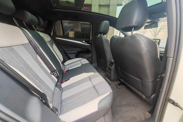 Used Volkswagen ID.4 CROZZ 2022 Pure Edition Limited Edition Interior 2
