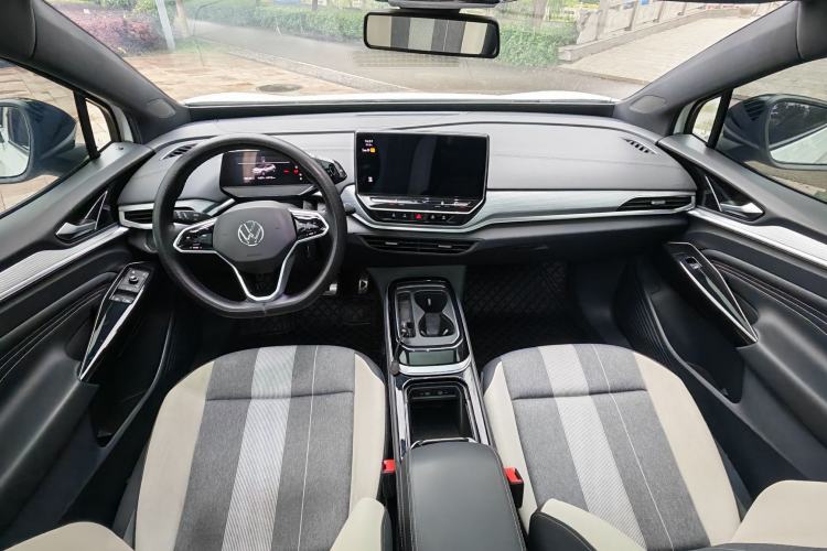 Used Volkswagen ID.4 CROZZ 2022 Standard Range PURE Edition Interior 3