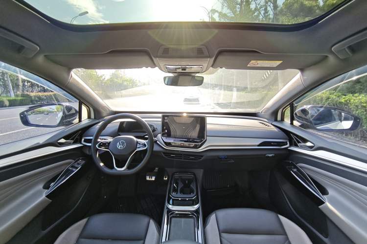 Used Volkswagen ID.4 CROZZ 2022 Long-Range PRO Edition Interior 4