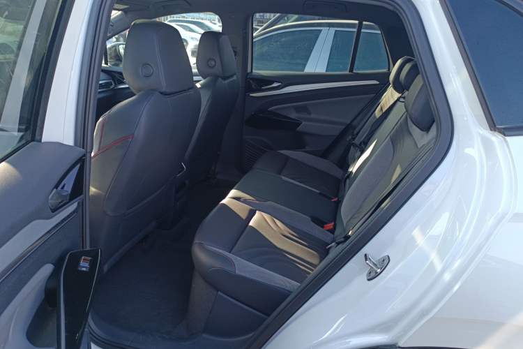Used Volkswagen ID.4 CROZZ 2022 High-Performance PRIME Edition Interior 4