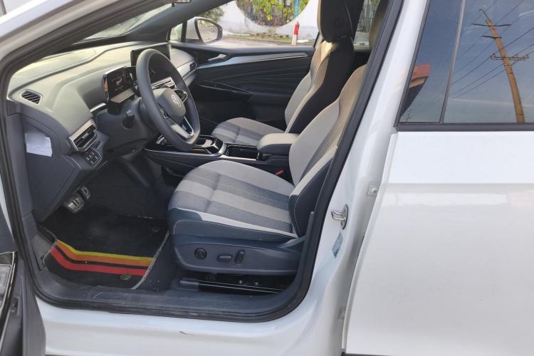 Used Volkswagen ID.4 CROZZ 2022 Long-Range PURE+ Edition Interior 6