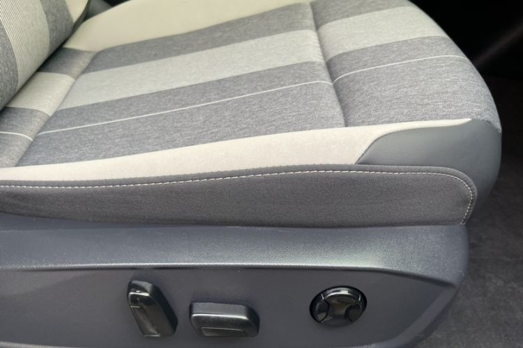 Used Volkswagen ID.4 CROZZ 2022 Long-Range PURE+ Edition Interior 7