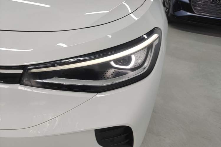 Used Volkswagen ID.4 CROZZ 2022 Long-Range PURE+ Edition Left Front Headlight