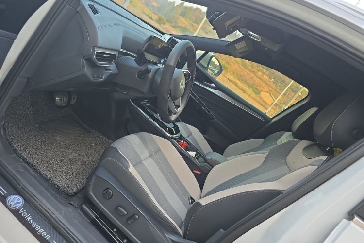 Used Volkswagen ID.4 CROZZ 2022 Standard Range PURE Edition Left Front Seat