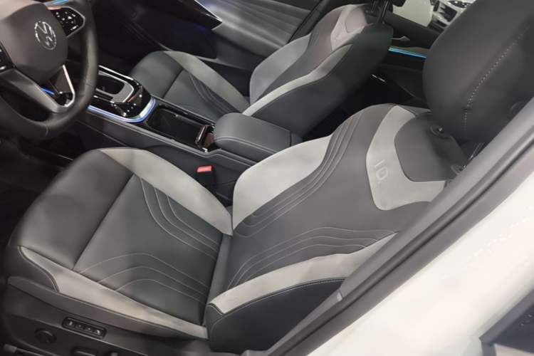 Used Volkswagen ID.4 CROZZ 2022 Long-Range Lite PRO Edition Left Front Seat