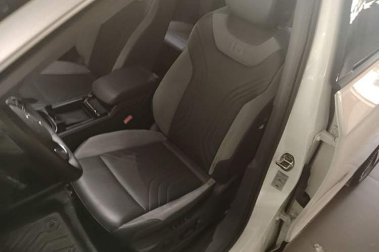 Used Volkswagen ID.4 CROZZ 2022 Long-Range PRO Edition Left Front Seat
