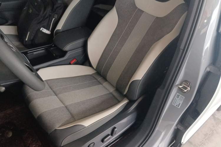 Used Volkswagen ID.4 CROZZ 2022 Standard Range PURE Edition Left Front Seat