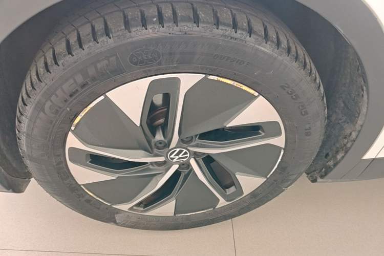 Used Volkswagen ID.4 CROZZ 2022 Pure Edition Limited Edition Left Front Wheel Hub