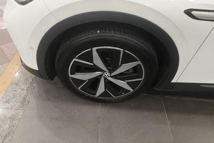 Used Volkswagen ID.4 CROZZ 2022 Long-Range Lite PRO Edition Left Front Wheel Hub