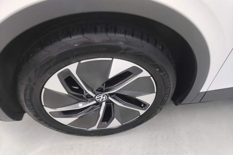 Used Volkswagen ID.4 CROZZ 2022 Long-Range PURE+ Edition Left Front Wheel Hub