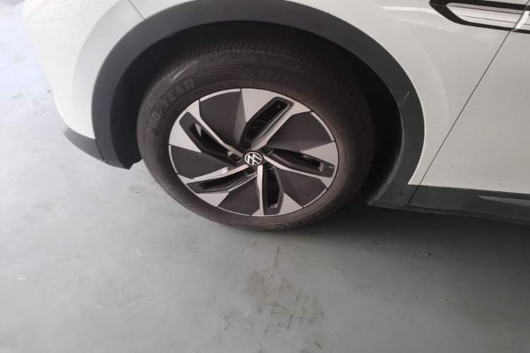 Used Volkswagen ID.4 CROZZ 2022 Long-Range PRO Edition Left Front Wheel Hub
