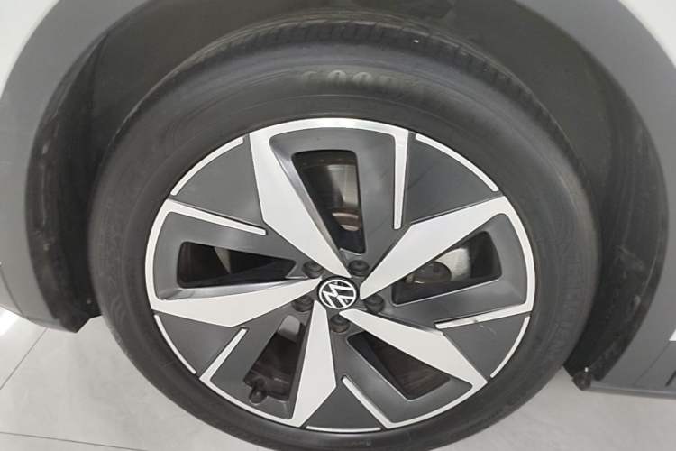 Used Volkswagen ID.4 CROZZ 2022 Long-Range Lite PRO Edition Left Front Wheel Hub
