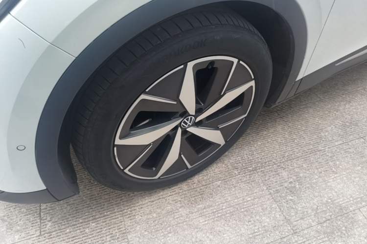 Used Volkswagen ID.4 CROZZ 2022 Long-Range Lite PRO Edition Left Front Wheel Hub